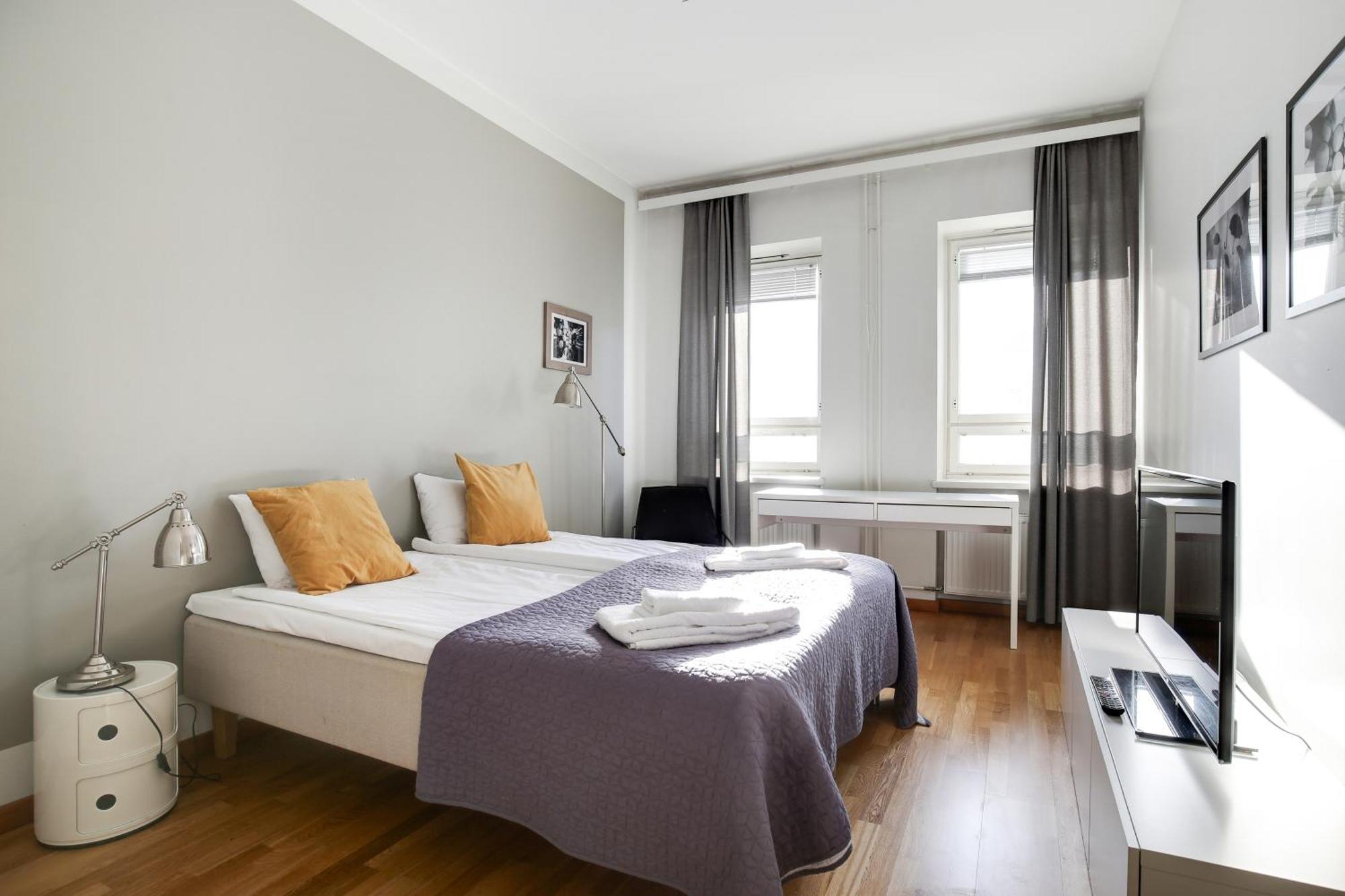 Kotimaailma Apartments Kamppi - 3Br In The Center With Key Code Хельсинки Экстерьер фото